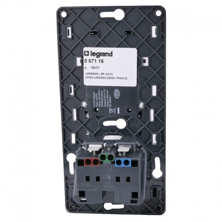 67116 CHARGEUR USB/2P+T SEMIENCASTRE F/B