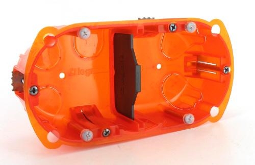 80102 BTE ENCASTREE MULTIMATERIAUX 2 POSTES 4/5MOD PF 40MM MULTIPOSITION