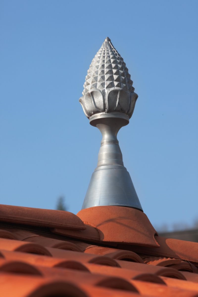 POMME DE PIN ZINC 106 HT 50CMS SANS TIGE