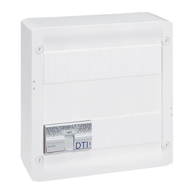 COFFRET BASIQUE EQUIPE ET PRE-CABLE 8 PRISES RJ45 DRIVIA 13