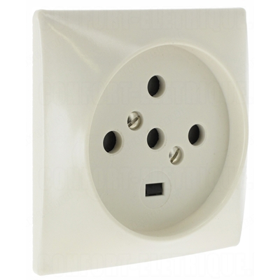 55817 SOCLE ENCASTRE 3P+N+T 32A